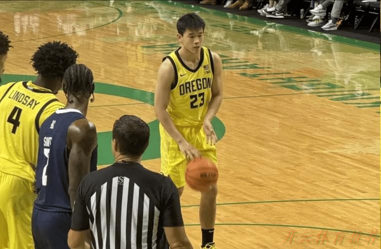 开云体育网址：太夸张了！CBA得分王打大学生18中1，球迷惊呼：可见CBA有多菜