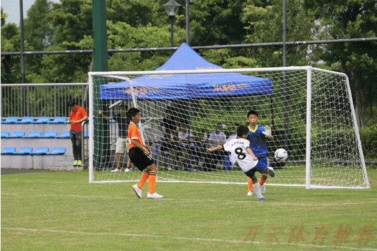 开云体育动态：快乐足球 点燃梦想 女足活力玫瑰课堂在隆昌市黄家镇中心学校顺利举行