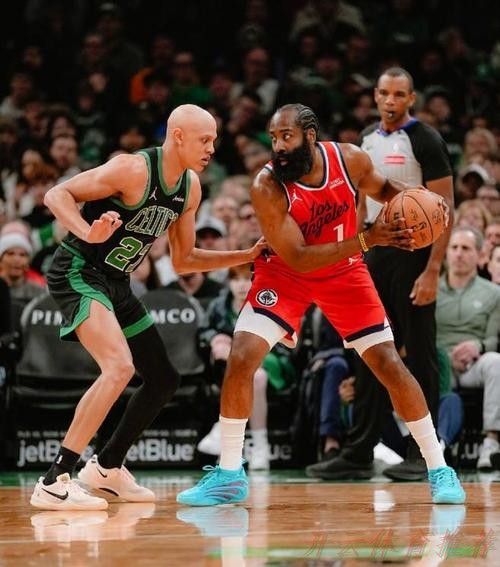 开云体育APP：哈登空砍37+7+8 普理查德8记三分 绿军险胜快船